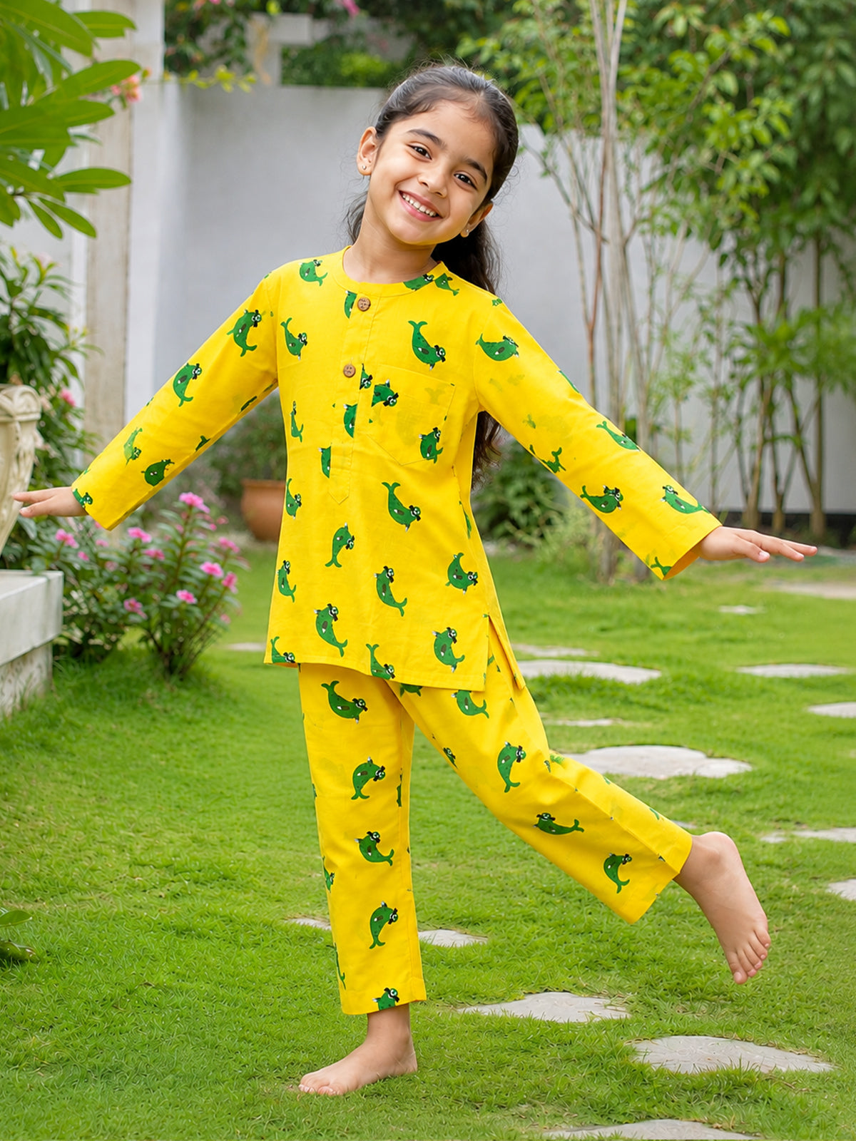 Unisex Night Dress - Seal Print - 131