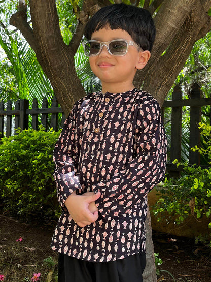 Short Cotton Kurta For Boys & Girls - Fish Motif Handblock Printed - 17