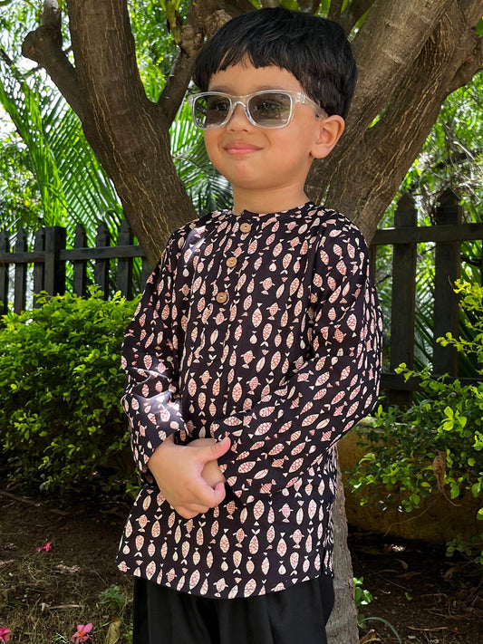 Short Cotton Kurta For Boys & Girls - Fish Motif Handblock Printed - 17