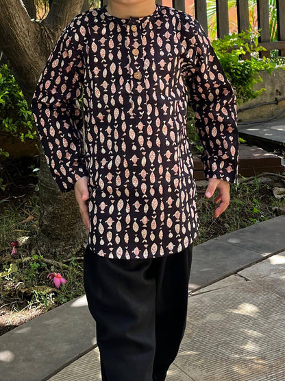 Short Cotton Kurta For Boys & Girls - Fish Motif Handblock Printed - 17